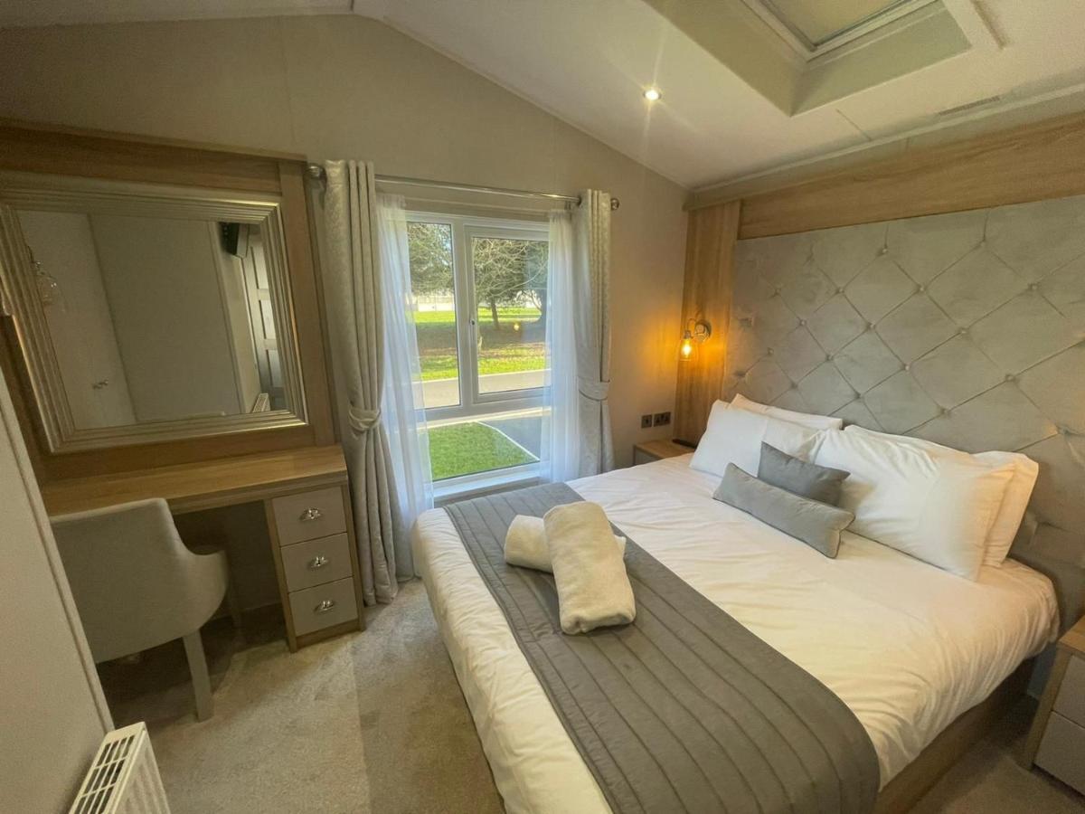 Brians Lodge With Hot Tub ポックリントン エクステリア 写真